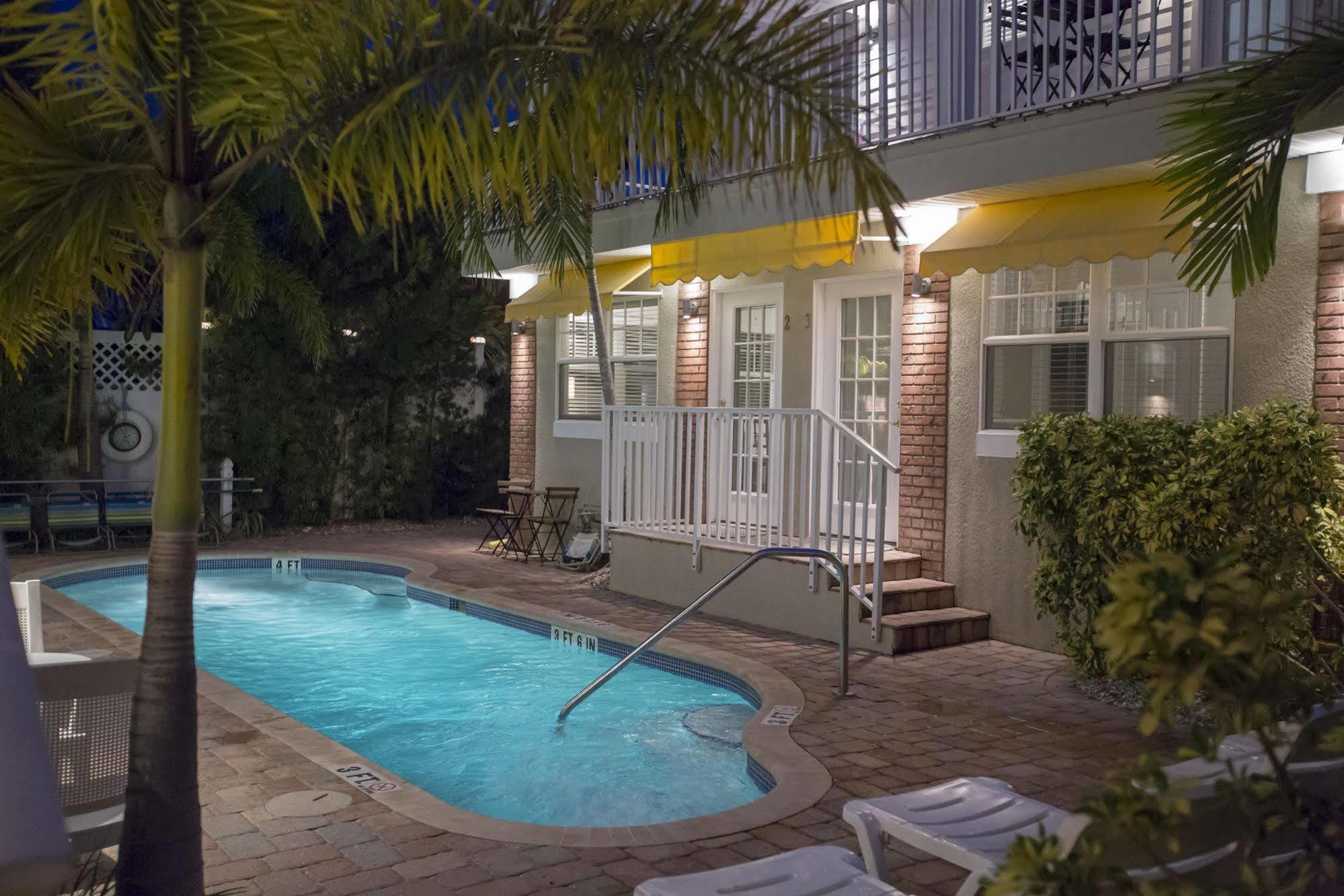 Coconut Inn Pass-A-Grille Beach St. Pete Beach Eksteriør billede
